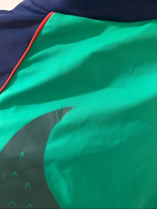 Mini Boden Rashguard - Picture 5 of 5